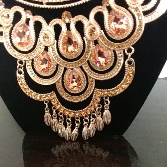 Rose Gold Necklace and Earrings Set - Picture 3 of 3